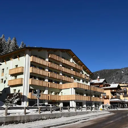 Emerald Studio Apartment Madonna di Campiglio Exterior photo