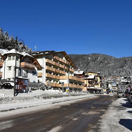 Emerald Studio Apartment Madonna di Campiglio Exterior photo